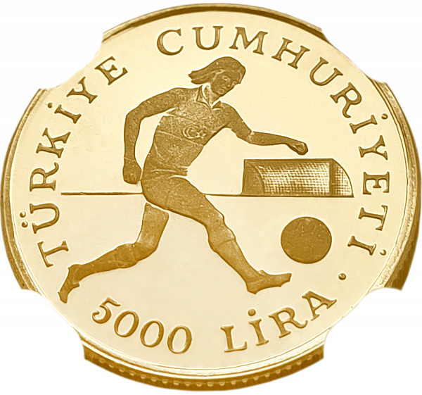 картинка Турция. 5000 Лир 1982 г. Золото. 7.13 г*0.500 0.1146 oz. Футбол! Пруф! СЛАБ NGC PF67 ULTRA CAMEO! от магазина Одежда+