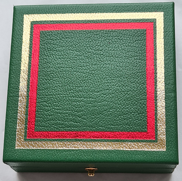 картинка Ямайка. 100 Долларов 1995г. Золото 15.98 г*0.9167 0.471 oz. Боб Марли! Оригинальная Коробка, Сертификат! от магазина Одежда+ 4
